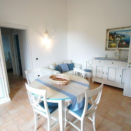 Villaggio Di Mezzo Ortano 리오마리나 외부 사진