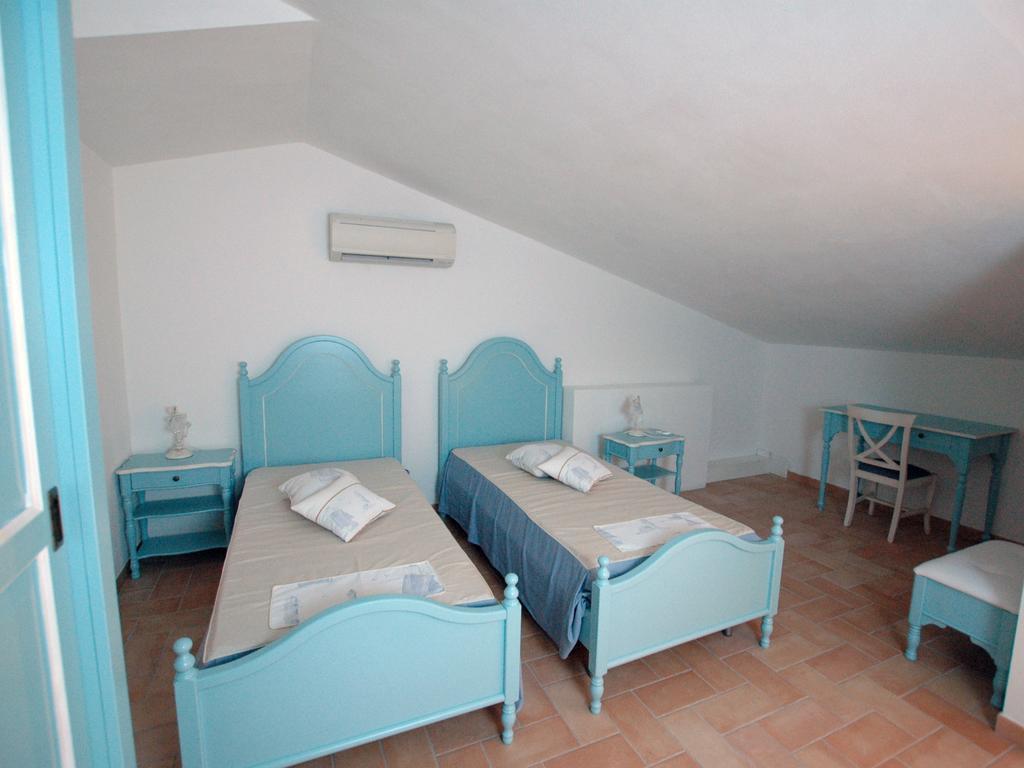 Villaggio Di Mezzo Ortano 리오마리나 객실 사진